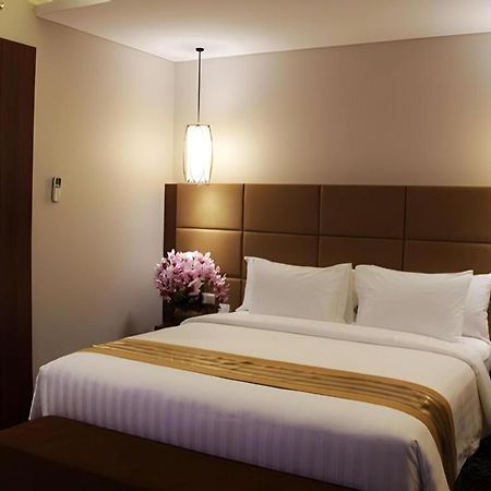 Atrium Premiere Cilacap Exterior foto