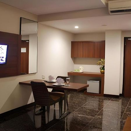 Atrium Premiere Cilacap Exterior foto