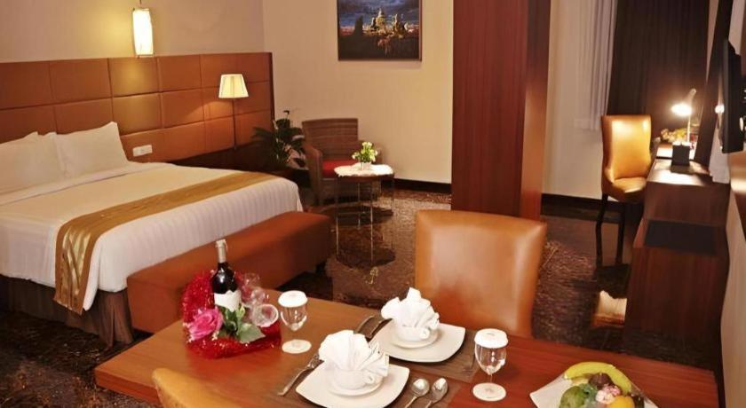 Atrium Premiere Cilacap Exterior foto