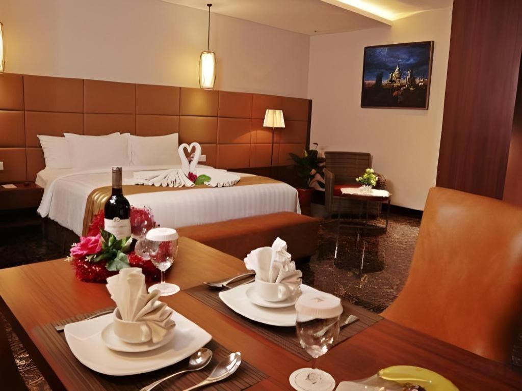 Atrium Premiere Cilacap Exterior foto