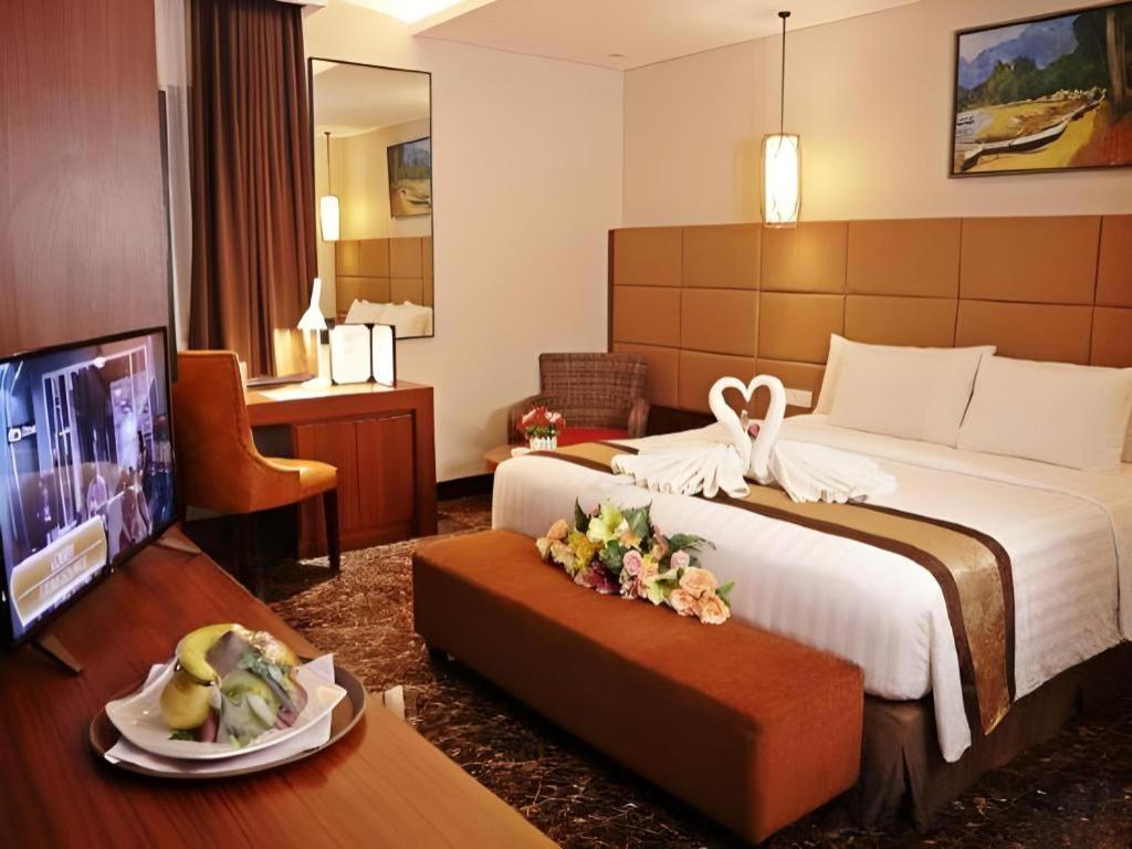 Atrium Premiere Cilacap Exterior foto