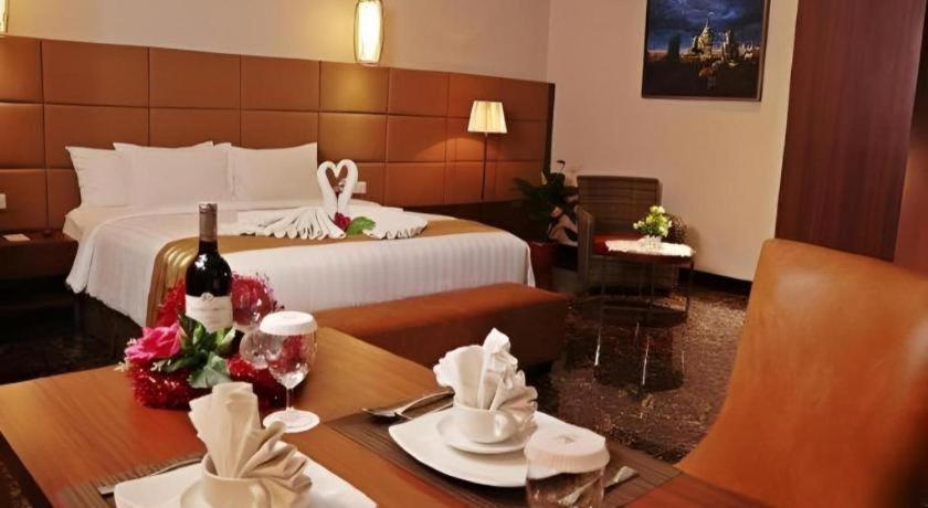 Atrium Premiere Cilacap Exterior foto