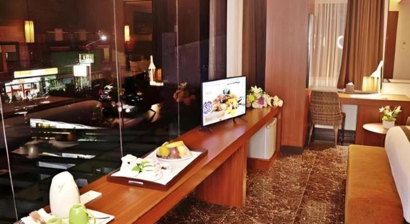 Atrium Premiere Cilacap Exterior foto