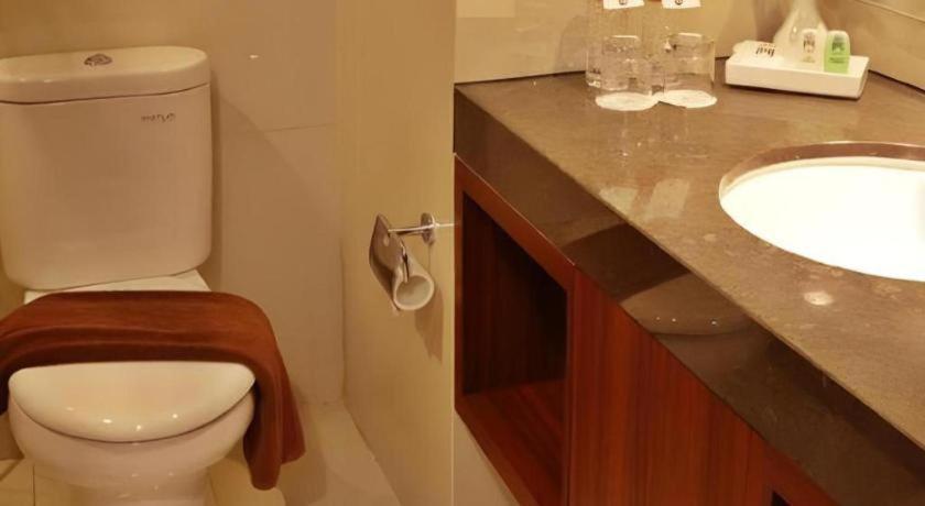 Atrium Premiere Cilacap Exterior foto