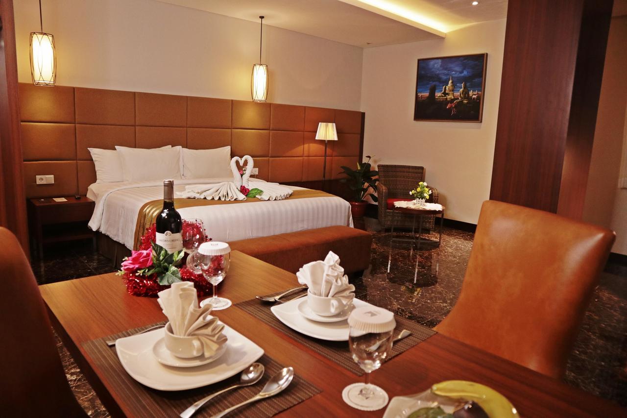 Atrium Premiere Cilacap Exterior foto