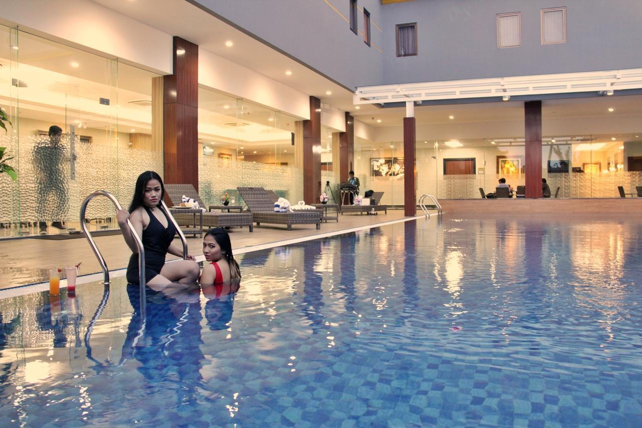 Atrium Premiere Cilacap Exterior foto