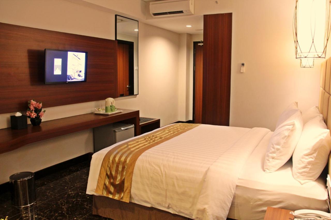 Atrium Premiere Cilacap Exterior foto